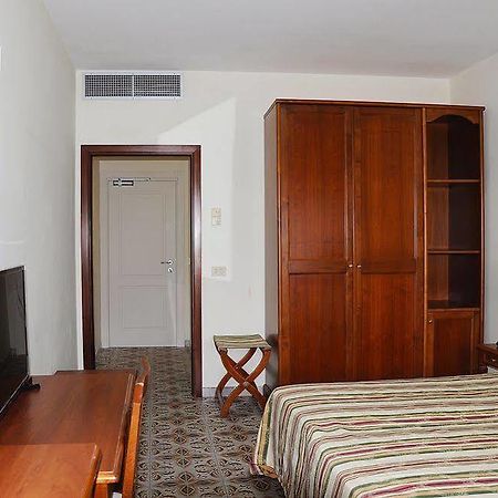 Hotel Baia Delle Sirene مارينا دي كاميروتا المظهر الخارجي الصورة