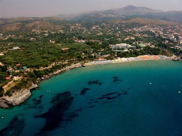 Hotel Baia Delle Sirene مارينا دي كاميروتا المظهر الخارجي الصورة