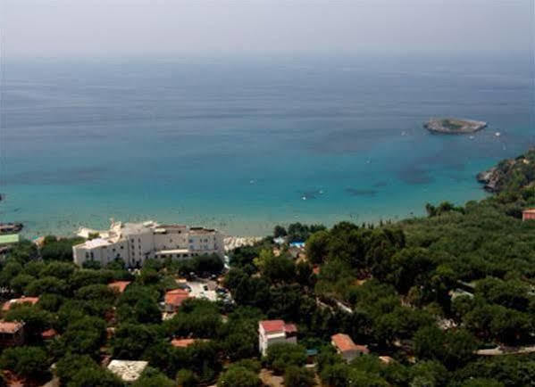 Hotel Baia Delle Sirene مارينا دي كاميروتا المظهر الخارجي الصورة