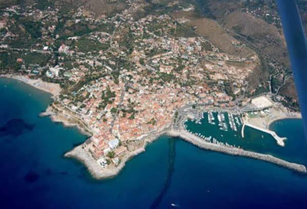 Hotel Baia Delle Sirene مارينا دي كاميروتا المظهر الخارجي الصورة