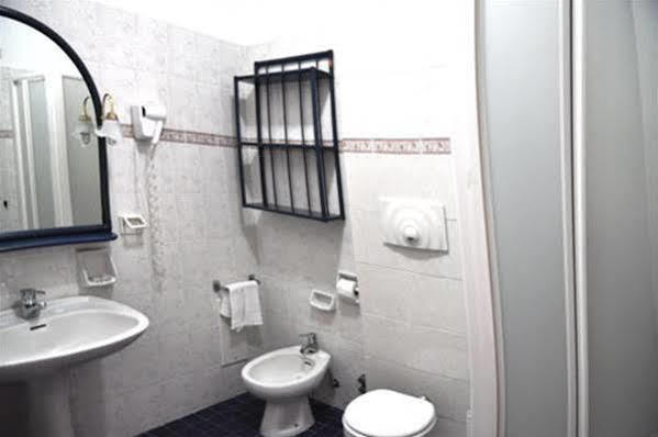 Hotel Baia Delle Sirene مارينا دي كاميروتا المظهر الخارجي الصورة